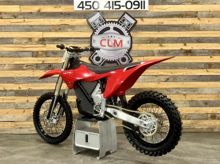 2024 STARK FUTURE VARG 1.0 GEN2 ALPHA 80 H.P + GARANTIE 2 ANS + FLAMBANT NEUF 0 HR + RARE SUR LE MARCHÉ 