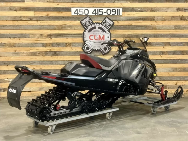 2025 BRP SKI-DOO RENEGADE ENDURO 900 ACE TURBO 130 H.P I.T.C 137'' + REV GEN5 + ECRAN COULEUR 10'' + GPS + AIR RIDE + SEULEMENT 2836 KM 