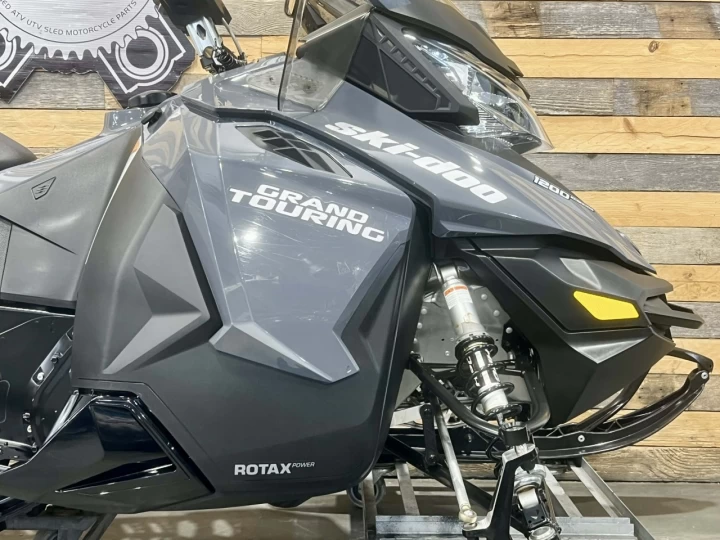 2016 BRP SKI-DOO GRAND TOURINF L.E 1200 EFI 4-TEC 137'' + REV XS + 19145 KM + CONDITION A1 