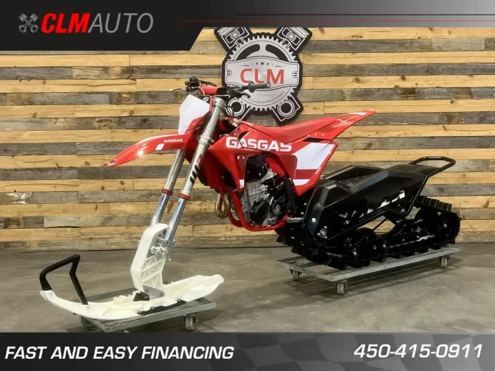 2024 GASGAS MC 450F EFI+ SEULEMENT 50 HR + KIT GRAPHIQUE CUSTON NEUF + RARE $ CONDITION A1 