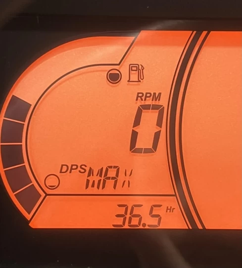 2025 BRP CAN-AM MAVERICK MAX X3 X-RS TURBO ''RR'' 200 H.P + D.P.S + 4X4 + 72'' +4 PASSAGERS + SEULEMENT 1403 KM + RARE & CONDITION A1 