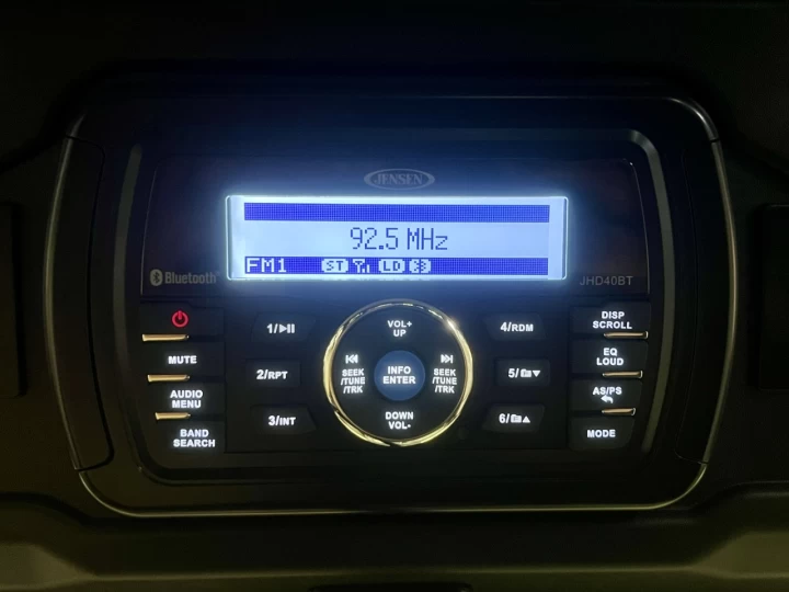 2025 BRP CAN-AM DEFENDER MAX CREW HD-10 LIMITED + 4WD + DPS + 650 KM SEULEMENT + 6 PASSAGERS + TOUTE ÉQUIPÉE+ RARE & A1 