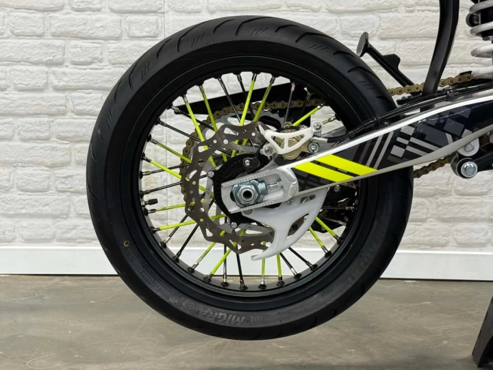 2023 SURRON STORM BEE 100% ELECTRIQUE + SEULEMENT 92 KM + RARE & A1 