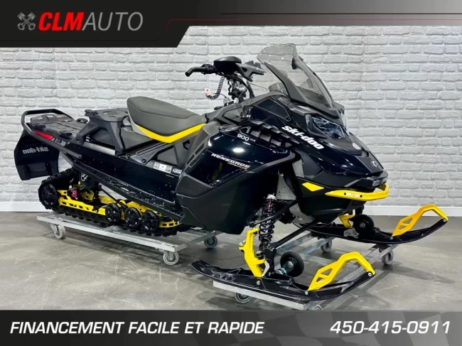 BRP SKI-DOO RENEDAGE ADRENALINE AVEC ENSEMBLE ENDURO 9AA cc ACE EFI 137'' + SEULEMENT 2951 KM + ECRAN 10'' + REV GEN5 + RARE & A1 - 2024