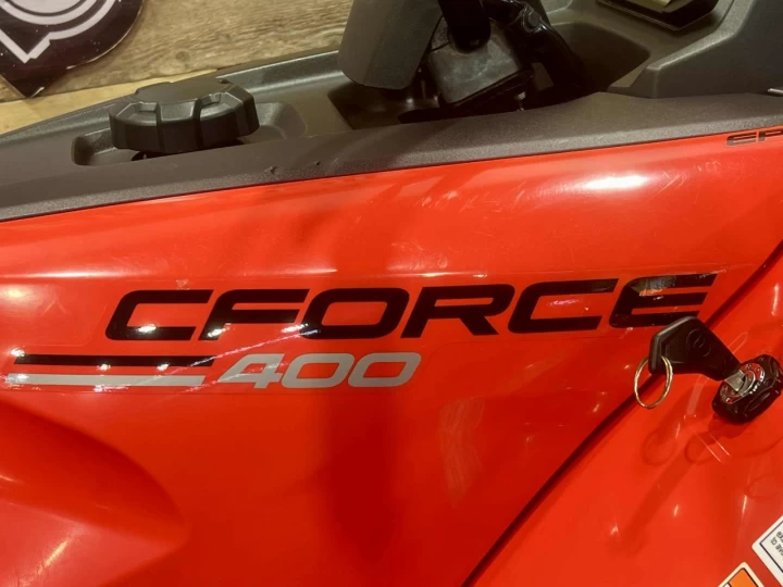 2023 CF MOTO C-FORCE 400 LX EFI + 4X4 + E.P.S + SEULEMENT 1349 KM 