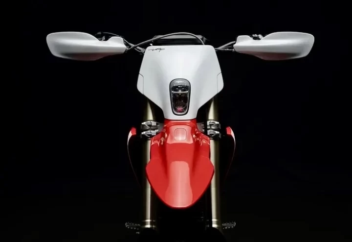 2025 STARK FUTURE VARG EX 60 HP @ 80 HP + LÉGALE SUR LA ROUTE + NEUF 0 KM + GARANTIE 2 ANS 