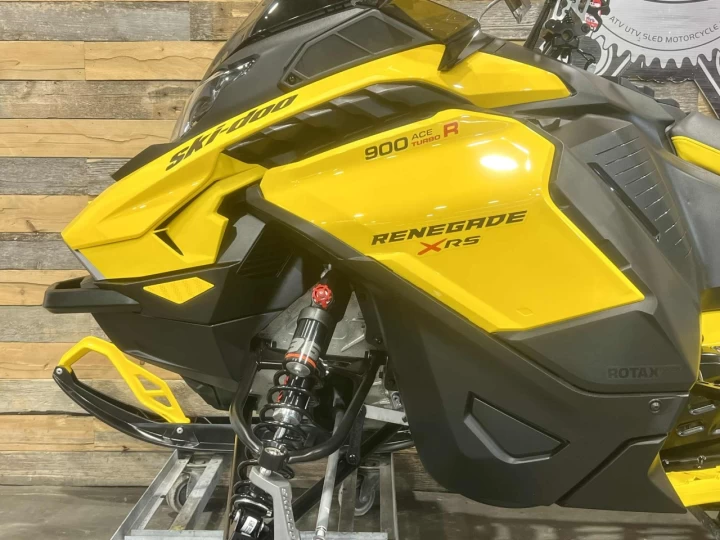 2025 BRP SKI-DOO RENEGADE X-RS 900 ACE TURBO R 180 HP + REV GEN5 + GARANTIE BEST + 7512 KM + RARE & A1 