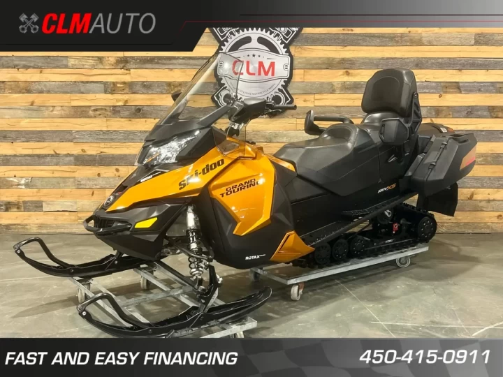 2018 BRP SKI-DOO GRAND TOURING S.E 1200 EFI 4-TEC 137'' + SUSPENSION A AIR + SEULEMENT 6935 KM + RARE & A1 