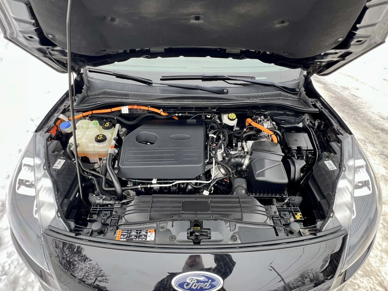 2020 FORD ESCAPE TITANIUM HYBRIDE AWD + 91150 KM + MODELE LUXUEUX & TOUTE ÉQUIPÉE  Image principale