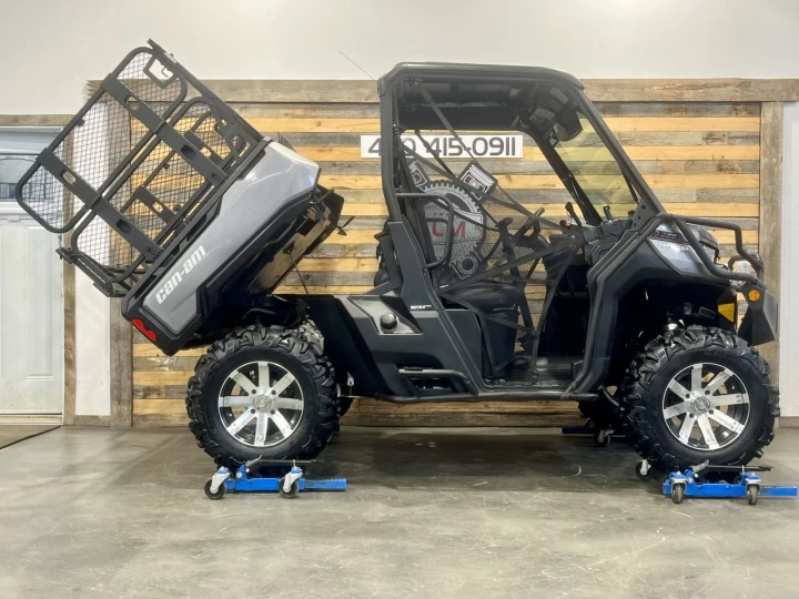 2018 BRP CAN-AM DEFENDER XT HD-10 + 4WD + DPS + BEAUCOUP D'ÉQUIPEMENTS $$$ + RARE & A1 