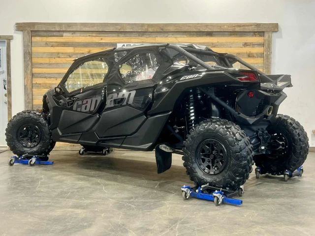BRP CAN-AM MAVERICK MAX X3 X-DS TURBO RR 200 HP + 4X4 + DPS + FOX + PLUSIEURS OPTIONS $$$  2024