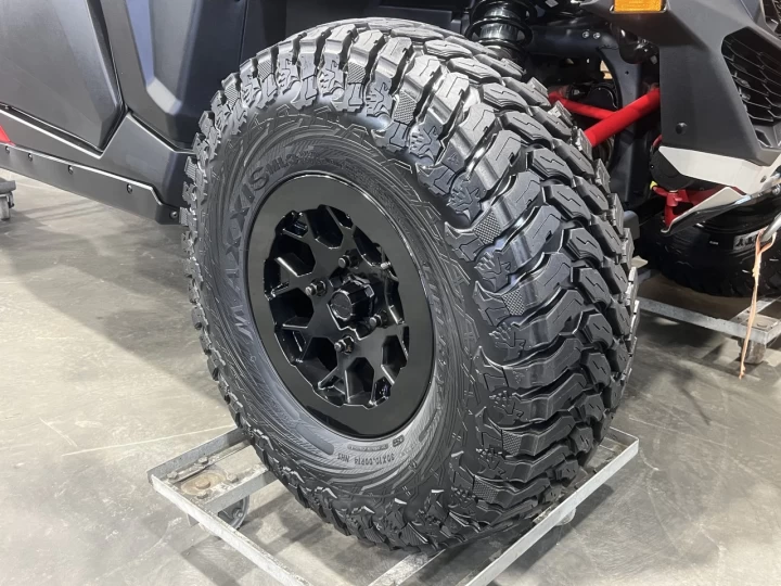 2024 BRP CAN-AM MAVERICK X3 X-RC TURBO ''RR'' 200 H.P + DPS + 4WD + 64'' + FOX + SEULEMENT 3784 KM + RARE & A1 