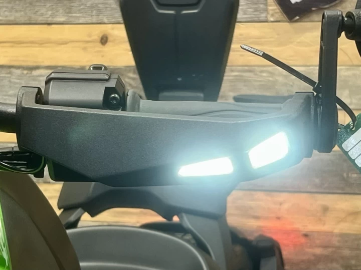 2019 BRP CAN-AM SPYDER / RYKER RALLY 900 ACE EFI + SEULEMENT 4995 KM + BEAUCOUP D'OPTIONS AJOUTER $$$ + CONDITION IMPECCABLE A1 