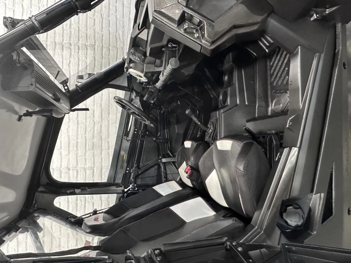 2016 POLARIS RZR XP 1000 EFI + 4WD + E.P.S + FOX + AUDIO + CABINE FERMÉ + CHAUFFAGE + RARE & A1 