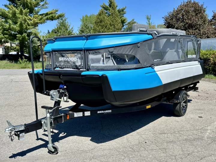 2023 BRP SEA-DOO SWITCH 16' ROTAX 170 H.P + IBR + VTS + IDF + REMORQUE + 0 HR + RARE & A1 