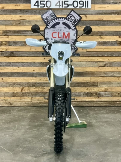 2025 STARK FUTURE VARG EX 60 H.P @ 80 H.P + LÉGALE SUR LA ROUTE + 0KM NEUVE + 2 ANS DE GARANTIE 