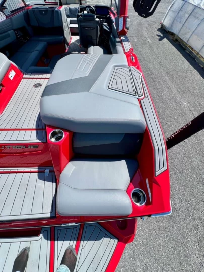 2022 SUPER AIR NAUTIQUE G23 + TOUTES OPTIONS $$$ + REMORQUE DLX + SEULEMENT 105 HR 