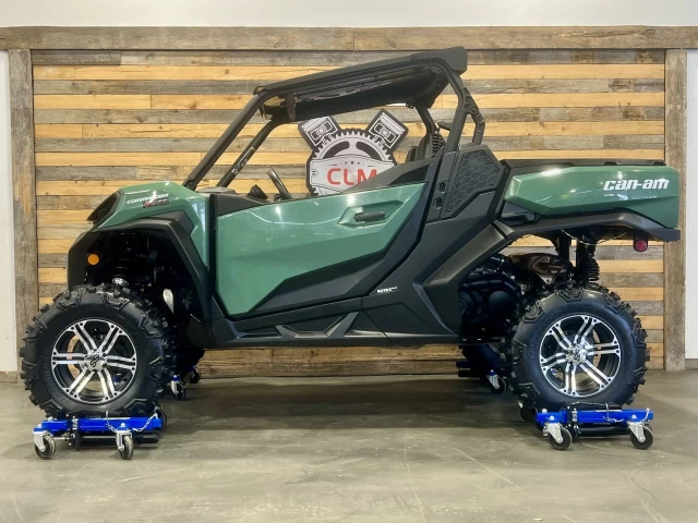 BRP CAN-AM COMMANDER 700 EFI + 4X4 + DPS + MAGS & PNEUS NEUFS + SEULEMENT 2759 KM + RARE & CONDITION A1  2025