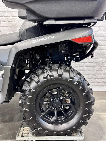 2025 CF MOTO C-FORCE 600 EFI TOURING + EPS + 4WD + SEULEMENT 136 KM + GARANTIE 2030 + RARE & IMPECCABLE A1 