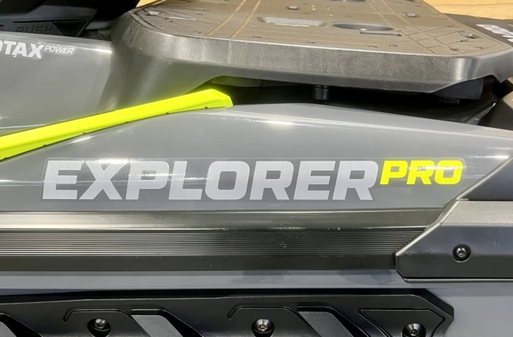 2023 BRP SEA-DOO EXPLORER PRO 170 H.P + IBR + VTS + IDF + AUDIO PREMIUM + GPS + FISH FINDER + PARE BRISE + 3 PASSAGERS 