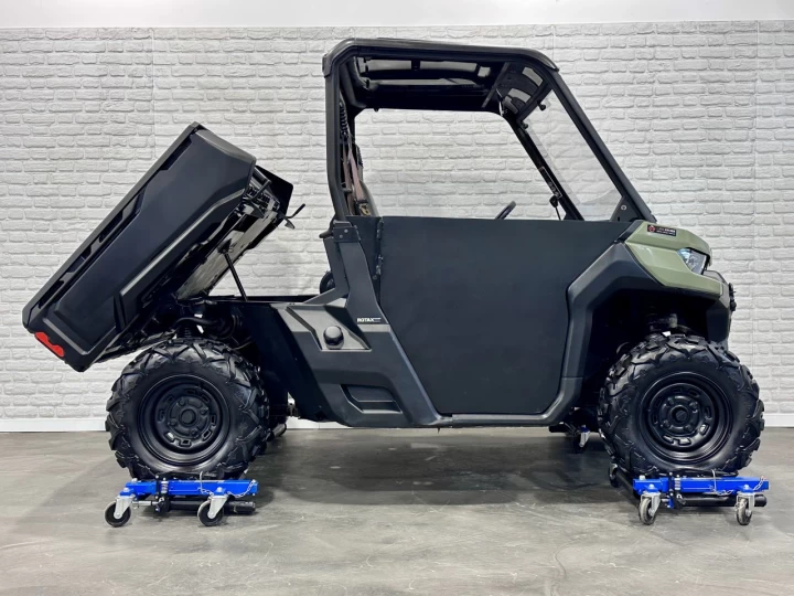 2017 BRP CAN-AM DEFENDER HD-5 EFI + 4WD + DPS + 3 PASSAGERS + SEULEMENT 4697 KM + RARE & PROPRE 