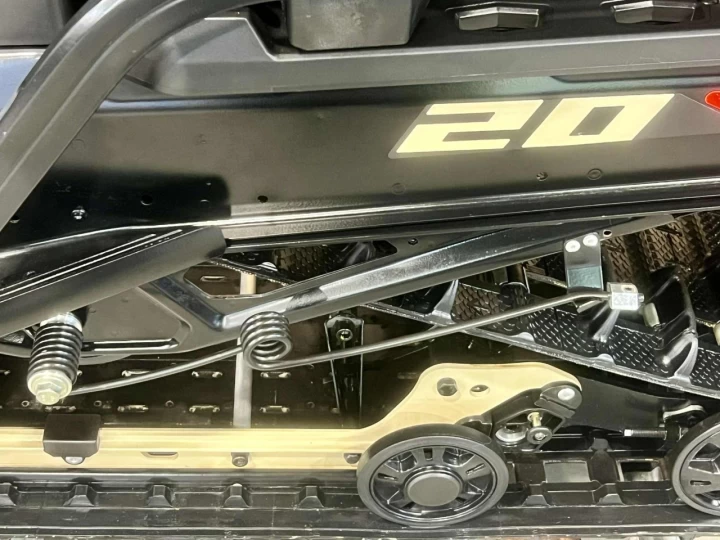 2023 BRP SKI-DOO EXPEDITION L.E EDITION LIMITÉE 900 ACE TURBO 130 HP + WT-WIDE TRACK 20" + BANC 2 PASSAGERS + COFFRE LINQ 