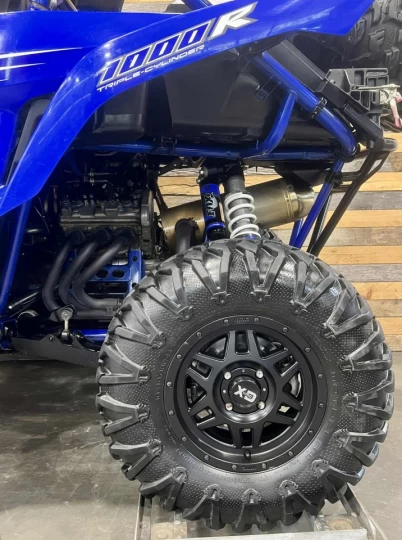 2017 YAMAHA YXZ 1000R EFI SS-SPORT SHIFT + EPS + 4X4 + FOX PODIUM X2 + SEULEMENT 4044 KM 