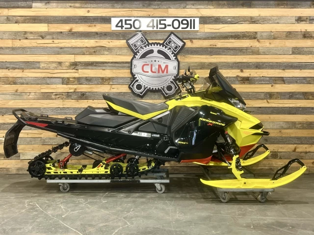 BRP SKI-DOO RENEGADE X-RS 850 E-TEC 137'' + REV GEN4 + MODELE & COULEUR RARE + A1  2022