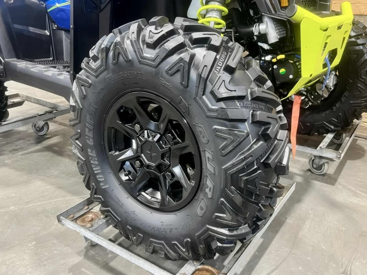 2023 POLARIS SCRAMBLER XP 1000 VERSION ''S'' + 4X4 + EPS + SEULEMENT 2235 KM + GARANTIE JANVIER 2027 + LOOK INCROYABLE 