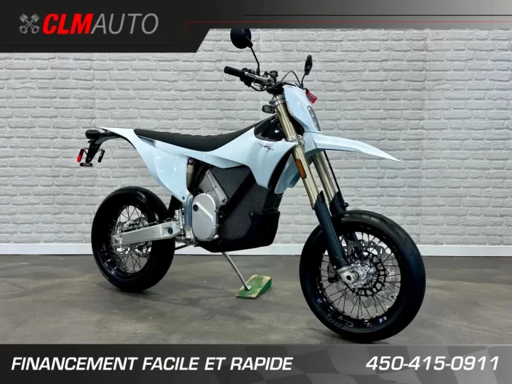 2026 STARK FUTURE VARG SM = SUPERMOTARD 60HP @ 80 HP + 100% VE MOTO ÉLECTRIQUE LÉGALE SUR ROUTE + NEUF + GARANTIE 2 ANS 