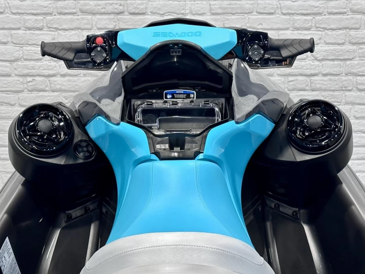 2026 BRP SEA-DOO GTR 230 H.P + IBR + VTS + AUDIO PREMIUM + 3 PASSAGERS + SEULEMENT 4 HR + RARE & A1 