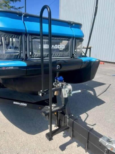 2023 BRP SEA-DOO SWITCH COMPACT 13' ROTAX 170 HP + IBR + VTS + GPS + TOIT + REMORQUE DLX + SEULEMENT 89 HR + RARE & CONDITION A1 