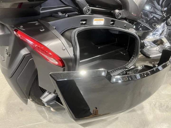 2022 BRP CAN-AM SPYDER F3 LIMITED SE-6 (SEMI-AUTOMATIQUE) ROTAX 1330 cc EFI + SEULEMENT 1753 KM + RARE & A1 