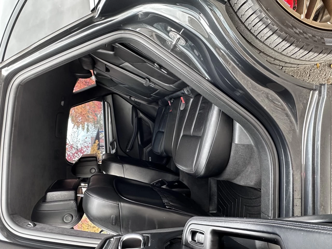2017 PORSCHE MACAN TURBO + 440 HP AVEC ENS.PERFORMANCE PORSCHE + 4WD + MAGS 21'' + TOUTE ÉQUIPÉE  Image principale