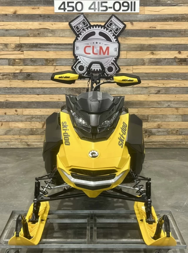 BRP SKI-DOO SUMMIT NEO+ PREMIUM 600 EFI 55 H.P 146'' + SEULEMENT 1035 KM + REV GEN4 + RARE & CONDITION A1  2023