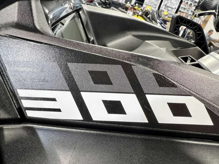 2024 BRP SEA-DOO RXP-X 300 H.P + IBR + VTS + AUDIO PREMIUM + SEULEMENT 7 HR + BANC 1 & 2 PASSAGER + RARE & A1 