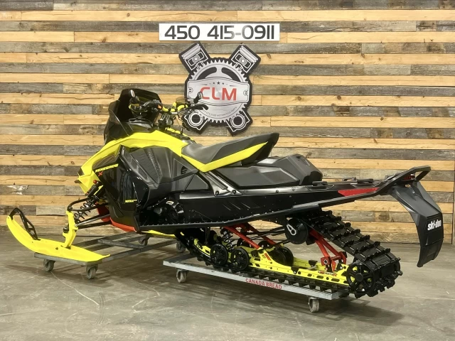 BRP SKI-DOO RENEGADE X-RS 850 E-TEC 137'' + REV GEN4 + MODELE & COULEUR RARE + A1  2022