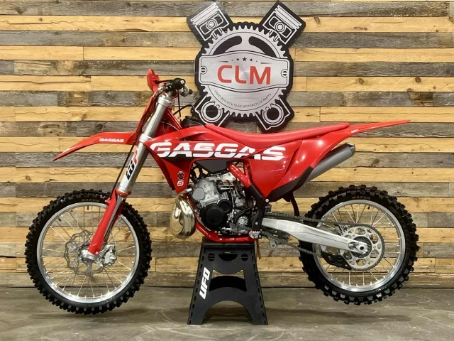 GASGAS MC 250 + 2 TEMPS + SEULEMENT 3.8 HEURES + MX-MOTORCROSS + RARE & IMPECABLE A1  2023