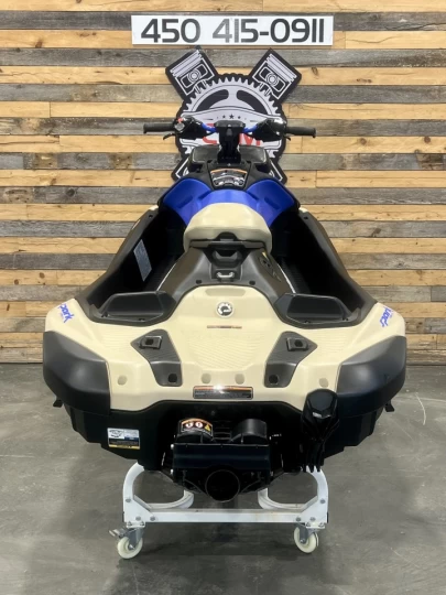 2025 BRP SEA-DOO SPARK TRIXX 1UP + IBR + VTS + MODE TRIXX + AUDIO + SEULEMENT 16 HR + RARE & A1 