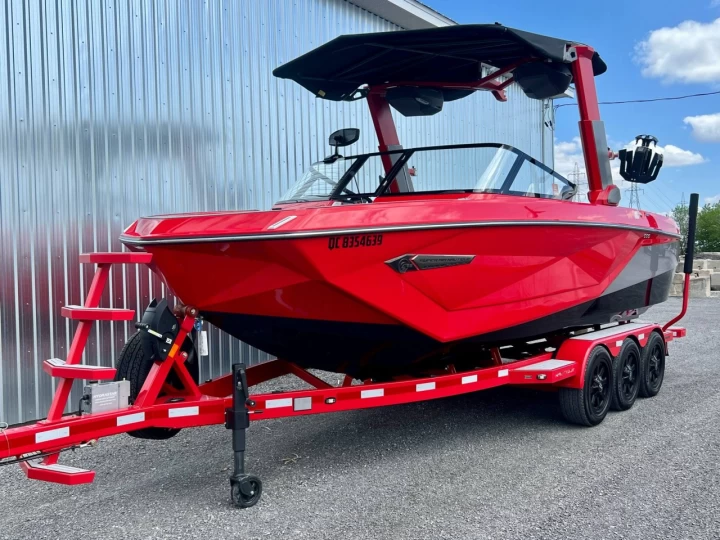 2022 SUPER AIR NAUTIQUE G23 + TOUTES OPTIONS $$$ + REMORQUE DLX + SEULEMENT 105 HR 