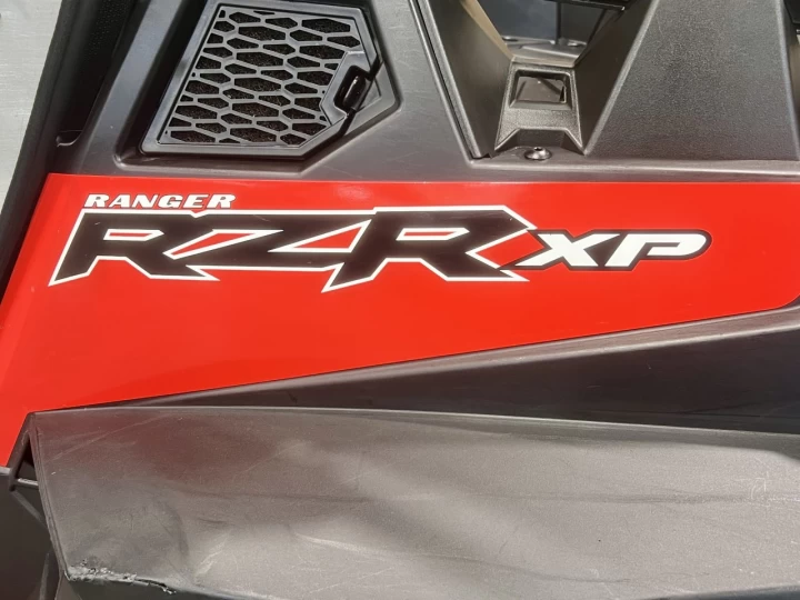 2011 POLARIS RZR XP 900 EFI + 4WD + FOX + SEULEMENT 5445 KM + RARE & CONDITION A1 