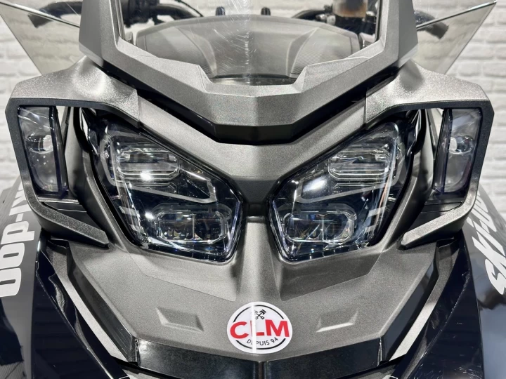 2024 BRP SKI-DOO RENEDAGE ADRENALINE AVEC ENSEMBLE ENDURO 9AA cc ACE EFI 137'' + SEULEMENT 2951 KM + ECRAN 10'' + REV GEN5 + RARE & A1 