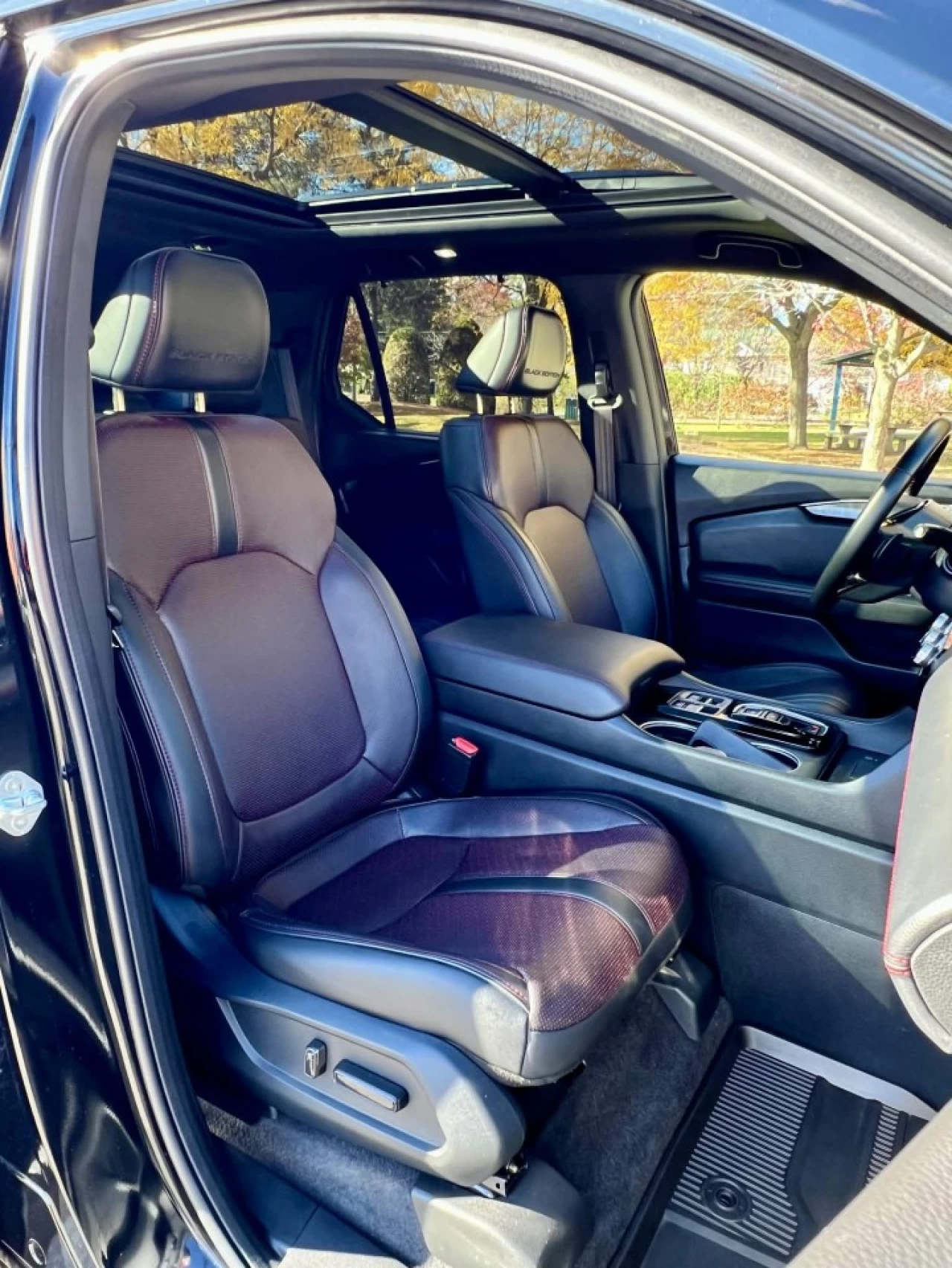 2023 HONDA PILOT BLACK EDITION AWD + V6 3.5L + SEULEMENT 34856 KM + GARANTIE  Main Image