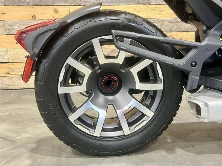 2021 BRP CAN-AM SPYDER / RYKER EDITION RALLY 900 + PARE BRISE + BANC PASSAGERS + 31703 KM + RARE & A1 