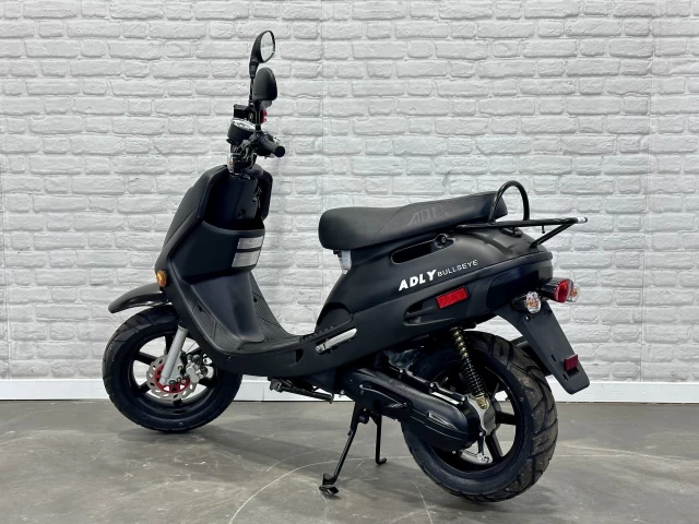 ADLY SCOOTER BULLSEYE GTC 50 cc + 2 TEMPS + NEUF 0 KM + EN INVENTAIRE & LIVRAISION RAPIDE  2026