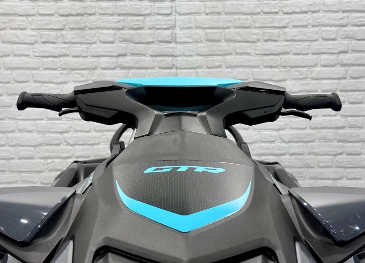 2026 BRP SEA-DOO GTR 230 H.P + IBR + VTS + AUDIO PREMIUM + 3 PASSAGERS + SEULEMENT 4 HR + RARE & A1 