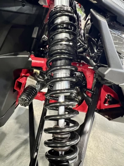 2025 BRP CAN-AM MAVERICK MAX X3 X-RS TURBO ''RR'' 200 H.P + D.P.S + 4X4 + 72'' +4 PASSAGERS + SEULEMENT 1403 KM + RARE & CONDITION A1 