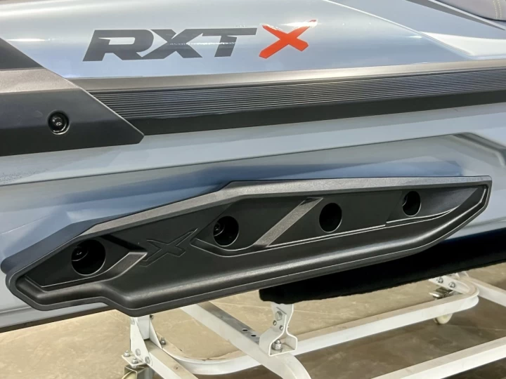 2024 BRP SEA-DOO RXT-X 325 H.P + IBR + VTS + PREMIUM AUDIO + TECH PKG + 40 HR + 3 PASSAGERS + RARE 