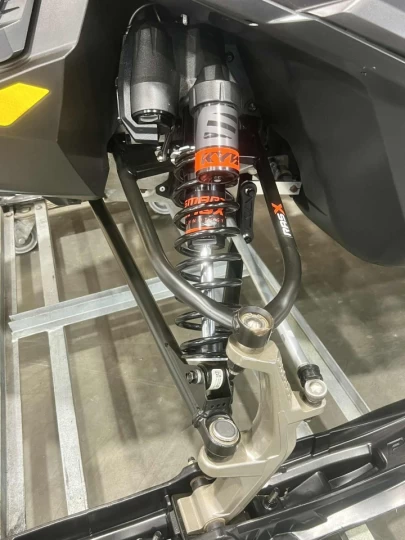 2022 BRP SKI-DOO MACH-Z 900 TURBO ''R'' 180 HP 137'' + SUSPENSION ELECTRONIQUE SMART-SHOX + 10943 KM 