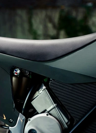 2025 STARK FUTURE VARG EX 60 HP @ 80 HP + LEGALE SUR LA ROUTE + 2 ANS DE GARANTIE 